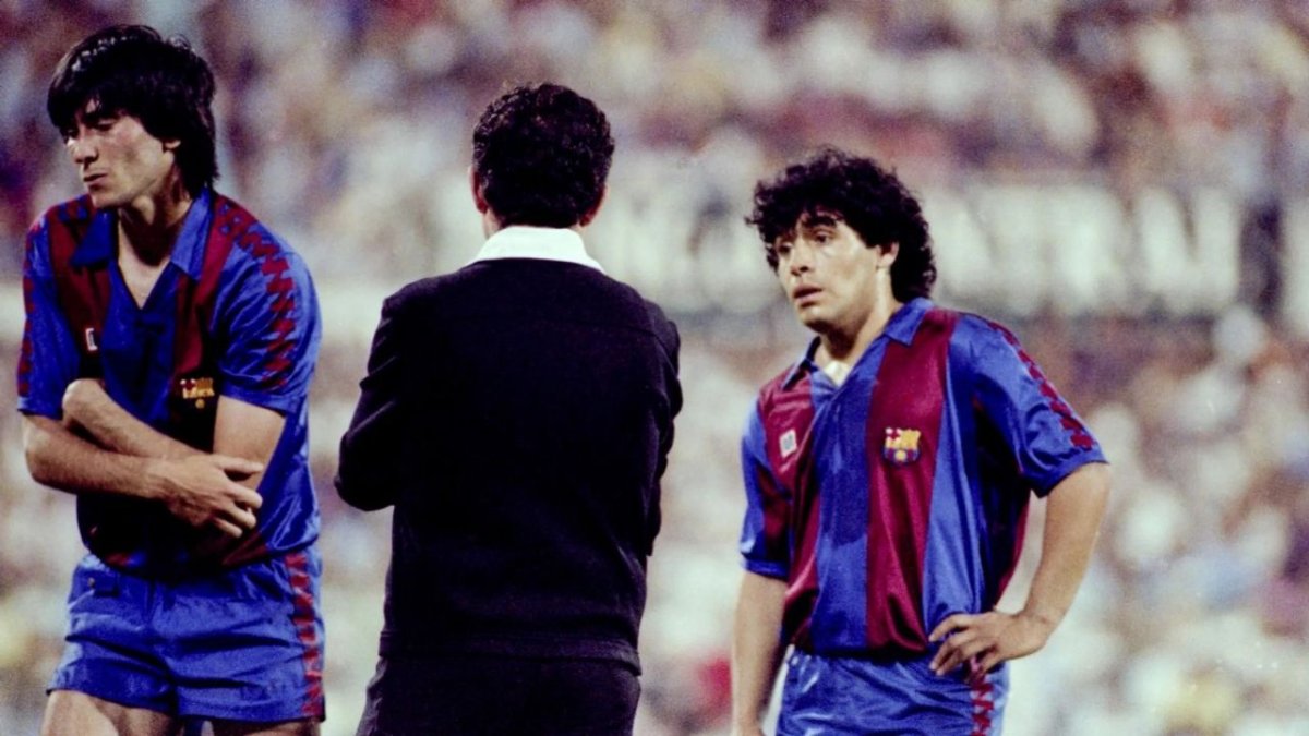 Diego Maradona fue expulsado por el fallecido José Donato Pes Pérez cuando jugaba en el FC Barcelona.