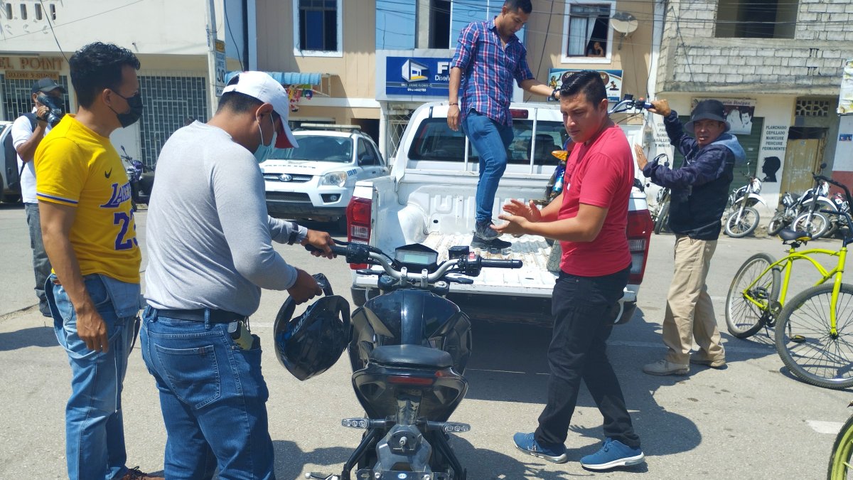 La Policía informó haber encontrado una de las motos utilizadas por los sicarios.