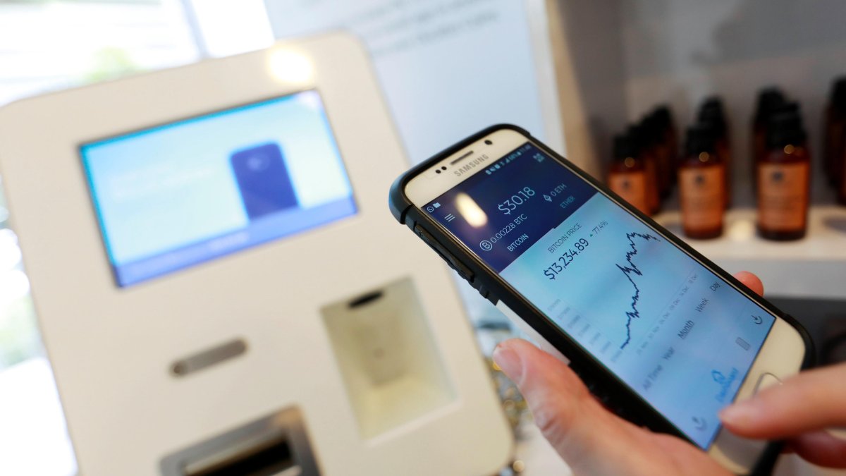 Efecto.- La criptomoneda bitcóin no se ha librado de sufrir consecuencias negativas por el escándalo de FTX.