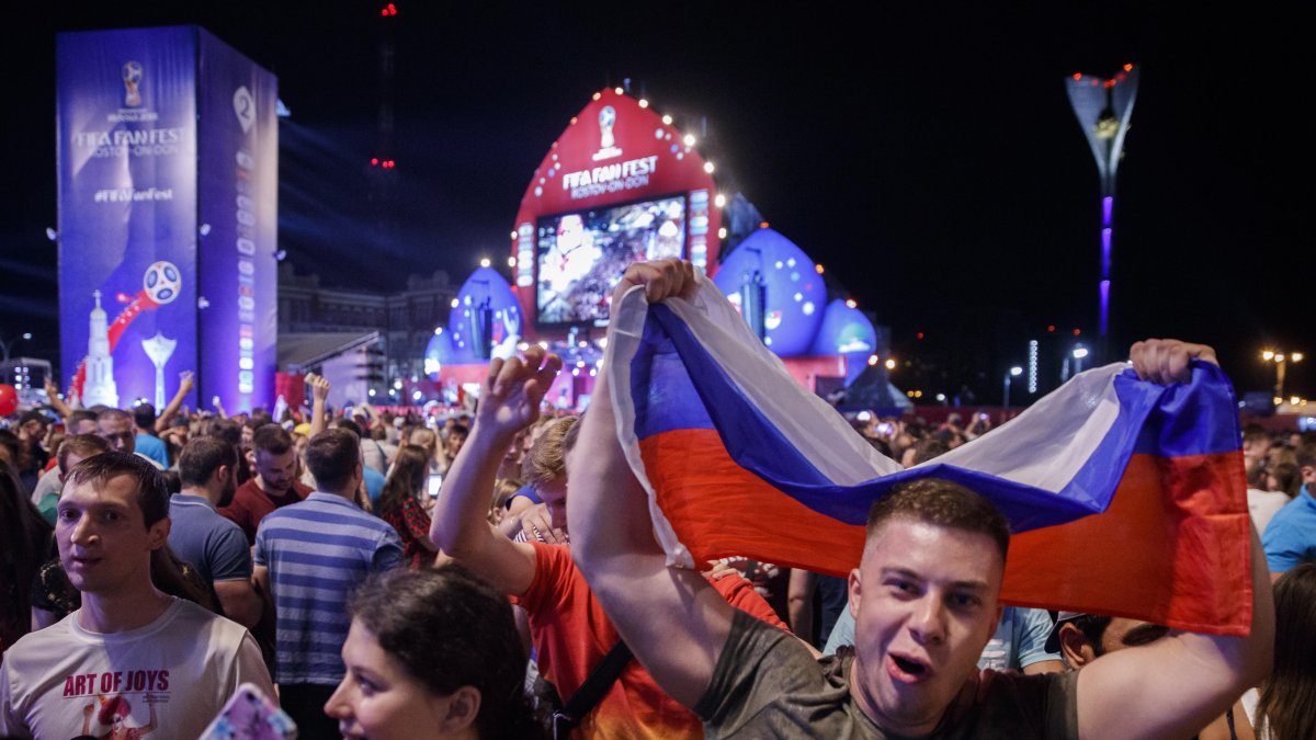 El punto de encuentro obligado de la afición era el parque Al Bidda.