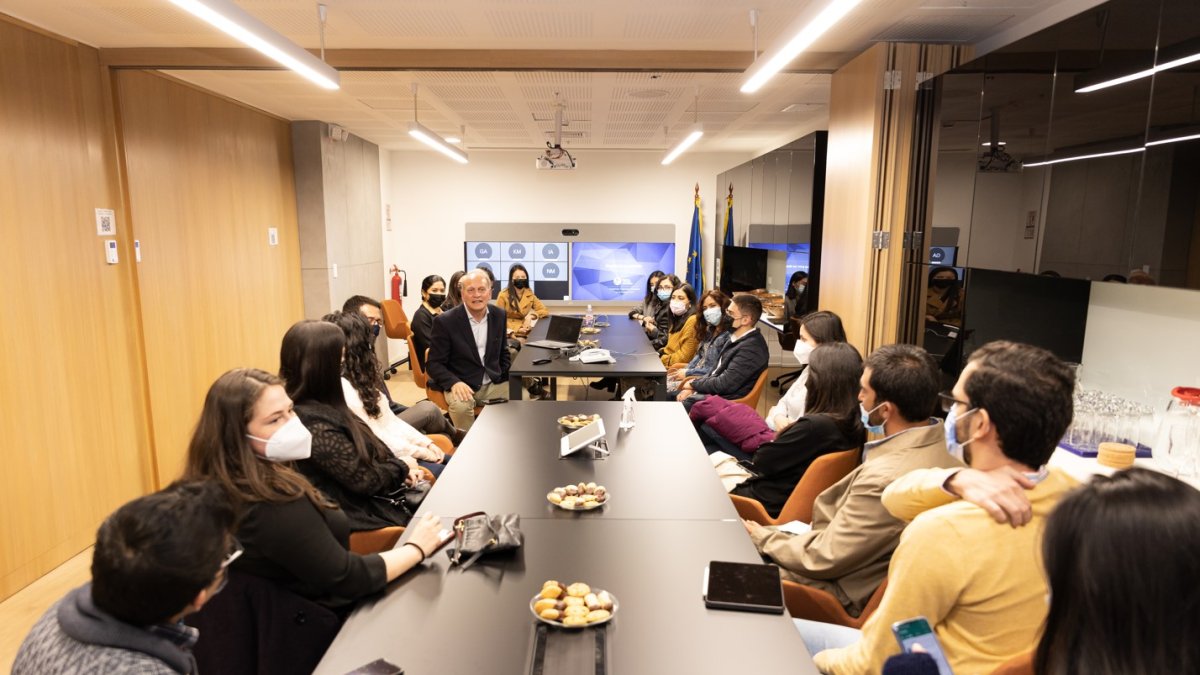 Cita.- Reuniones para determinar la creación del Comité Consultivo de Jóvenes.
