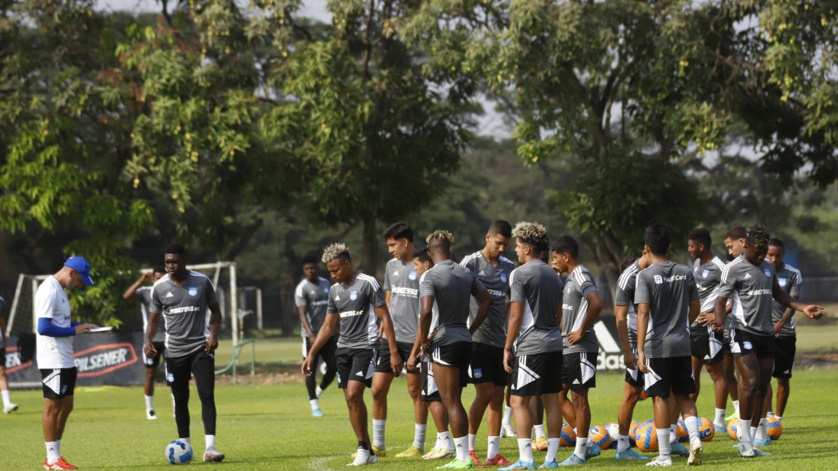Los millonarios se alistan para encarar una nueva temporada en la que quieren recompensar a sus hinchas.