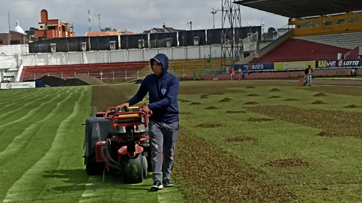 La cancha del Alejandro Serrano Aguilar está en plena rehabilitación.