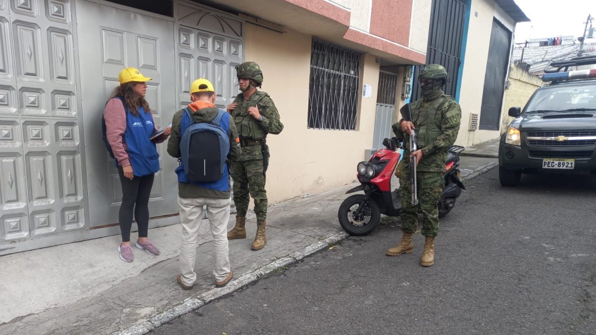 Escenario. Censistas recorren el país con resguardo militar para recopilar los datos de la ciudadanía.