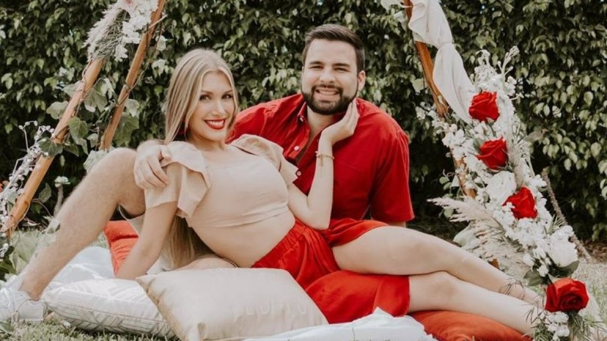 Emiliana con su esposo.