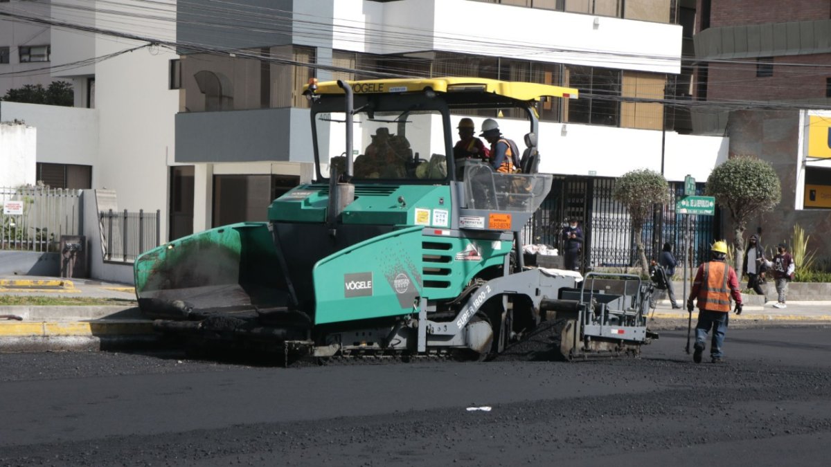 Dificultad. La carga vehicular en estas calles es pesada todo el día.