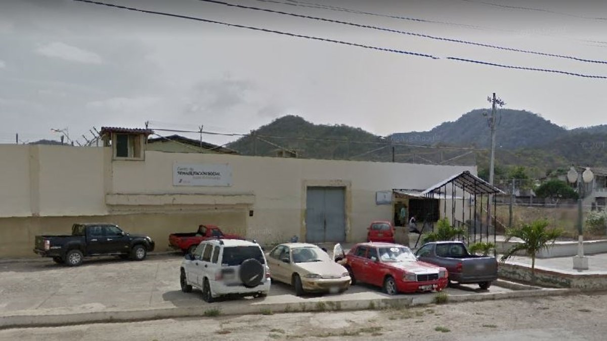 Reclusorio. Fachada de la cárcel de Bahía de Caráquez.