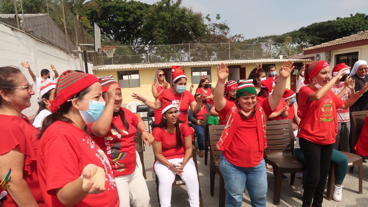 Evento. Las mujeres se emocionaron con el show de los artistas.