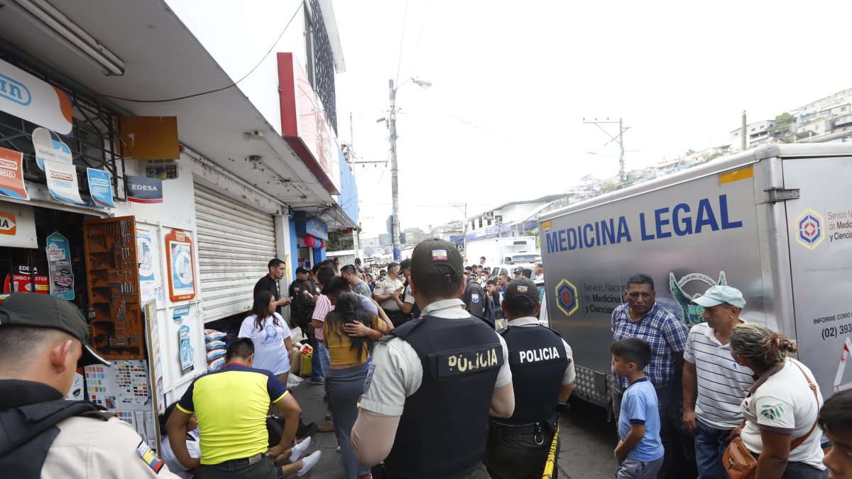 Violencia. Mapasingue Este se alteró la tarde del miércoles 21 de diciembre de 2022. Dueña de tienda falleció en un ataque tipo sicariato.