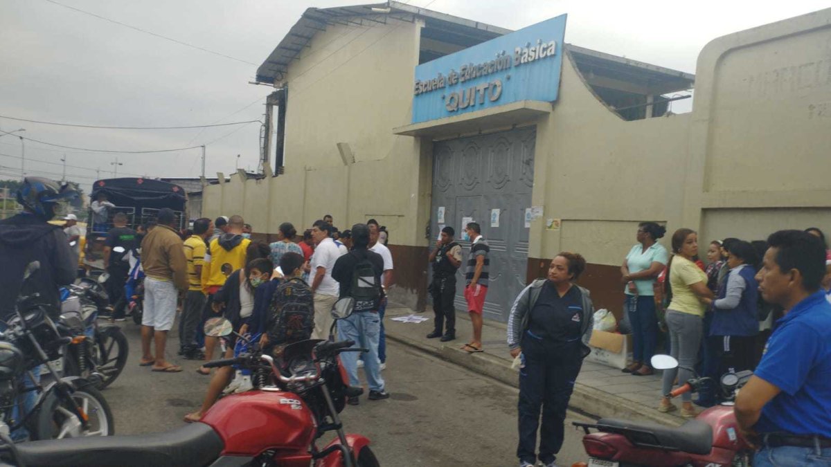 Quevedo. Los padres acudieron a retirar a sus hijos.