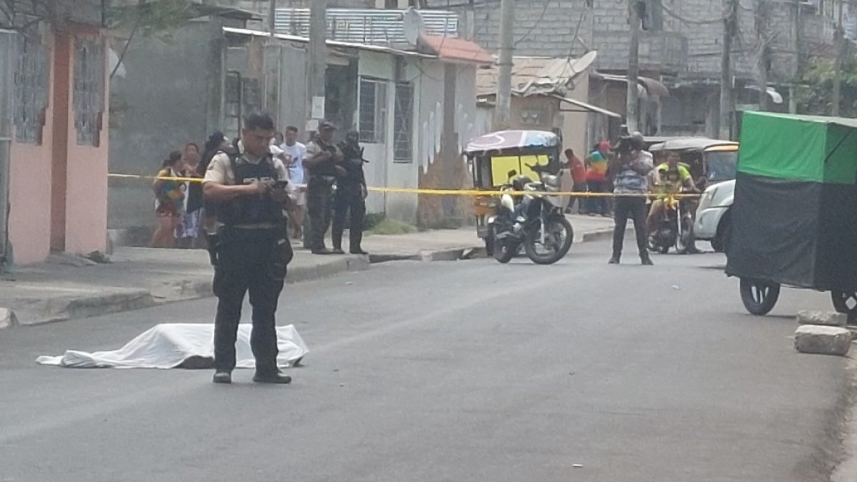 Al momento se desconocen las causas de estos crímenes. Policías aún realizan las investigaciones preliminares.