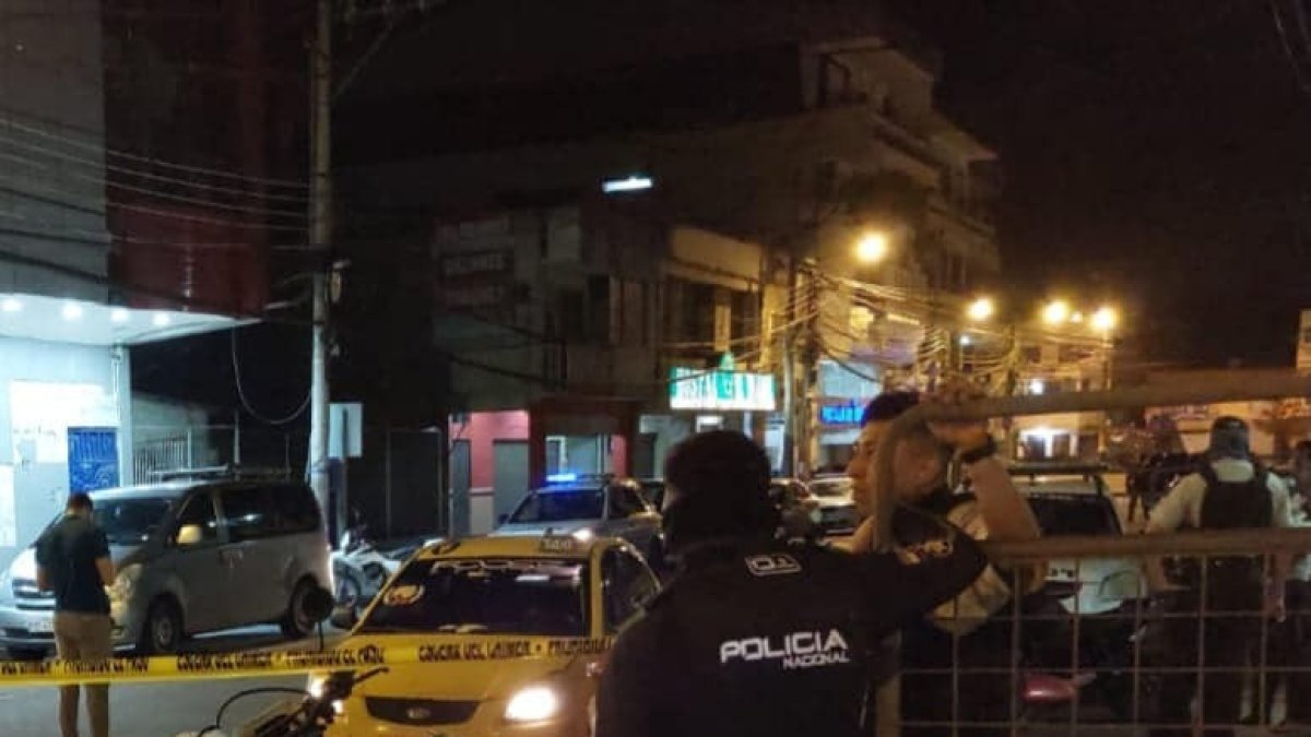 Dato. El taxista no era el blanco de los sicarios, pero fue acribillado por la ráfaga de disparos que perpetraron los sicarios contra el usuario.