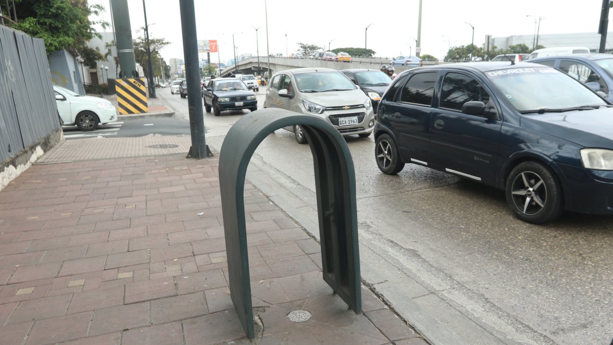 Caso. El hurto del mobiliario urbano persiste.