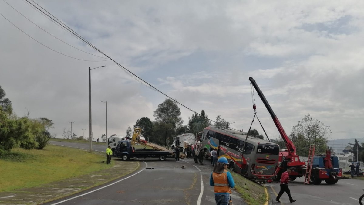 Obstrucción. El bus estorbó la libre circulación en sentido sur- norte