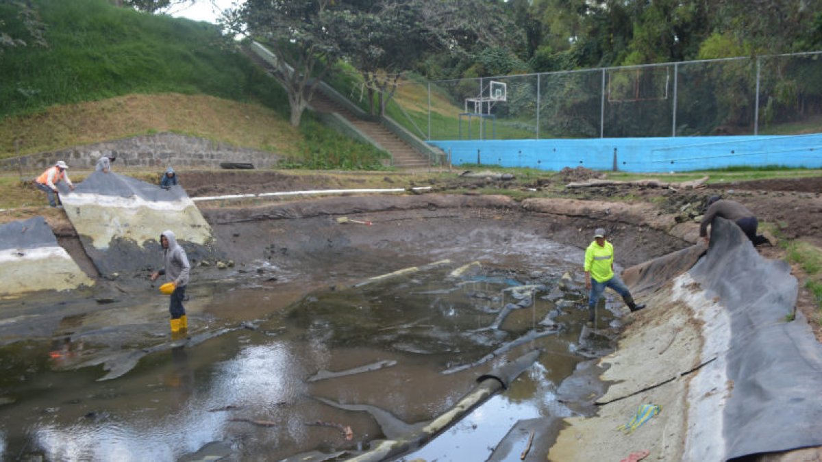 Cambio. La geomembrana será restaurada, mientras tanto las lagunas permanecerán secas.