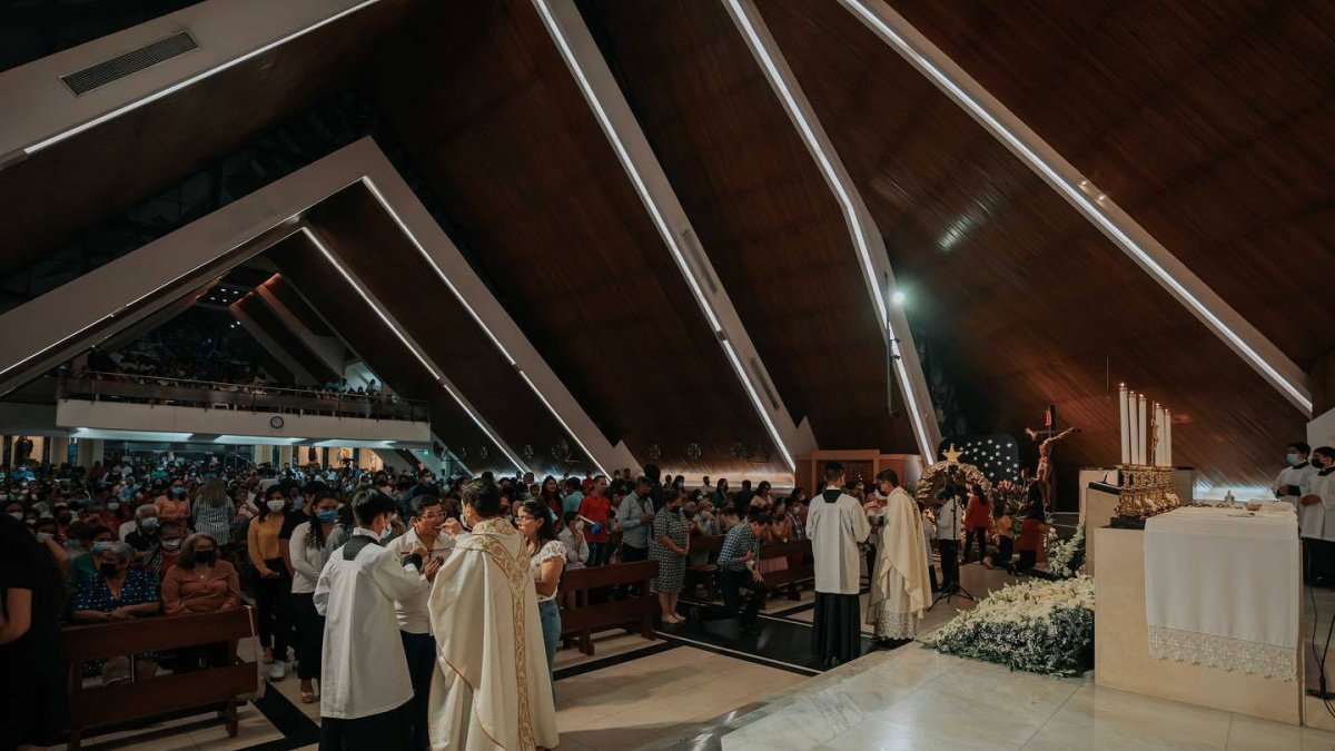 Recibieron al niño Jesús en la iglesia de la Alborada.