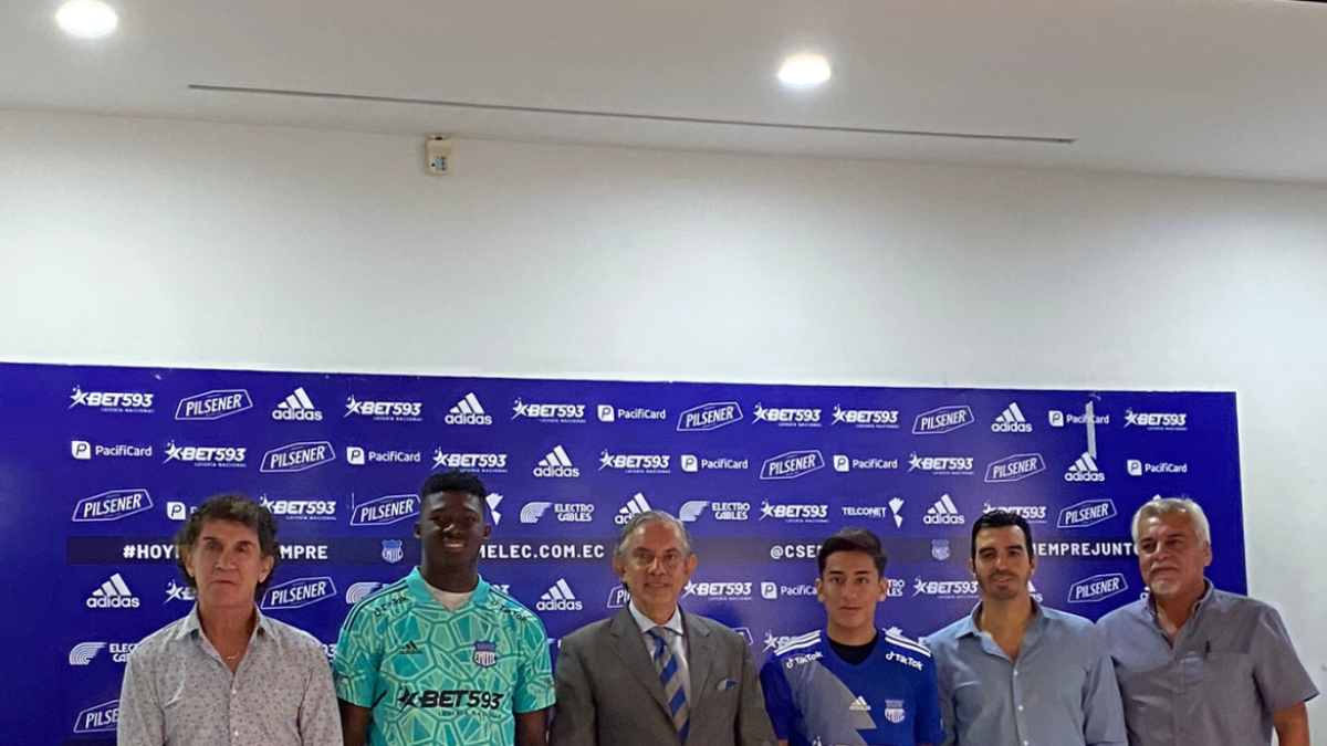 Firmaron contrato con Emelec por 4 temporadas.