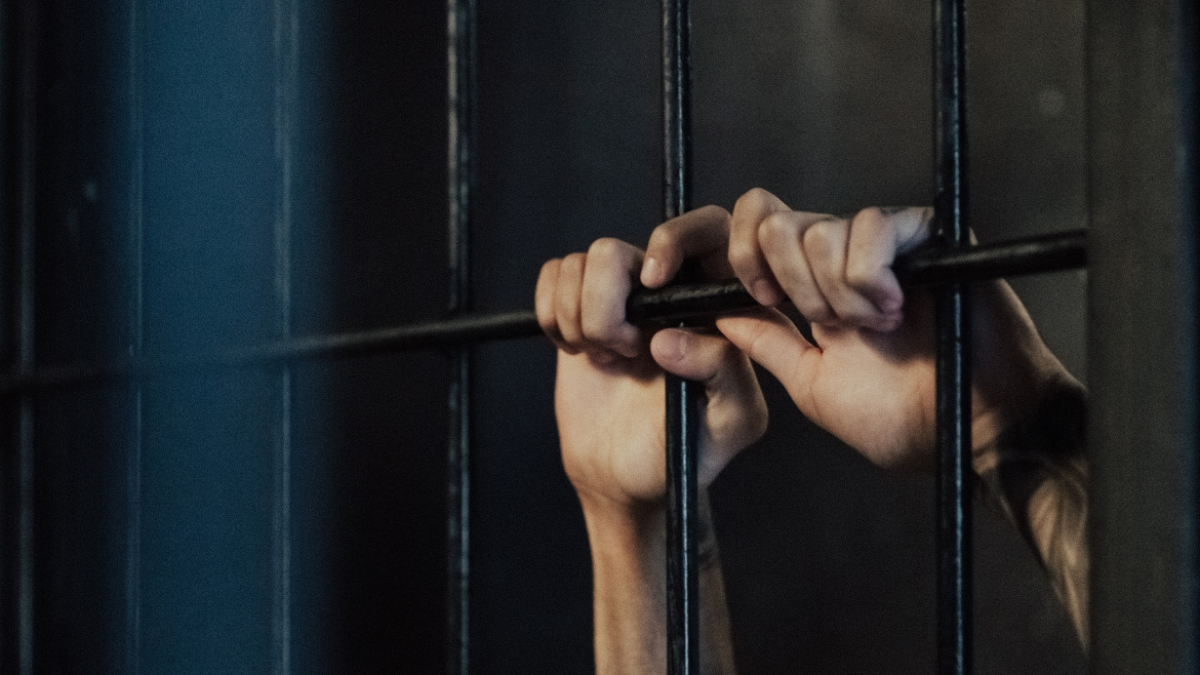 | El intendente, al parecer, contactó a un finquero, y mediante engaños, lo retuvo y entregó a alias Mono Clinton.