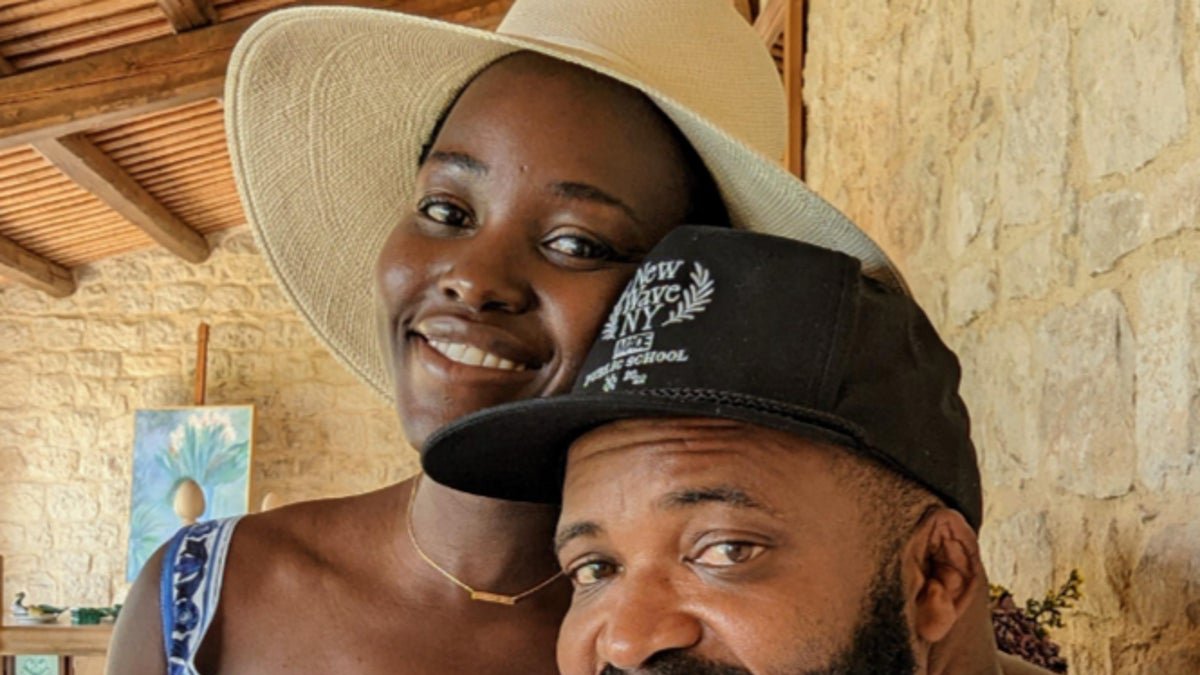 Lupita Nyong' 0 presenta a su nuevo amor en las redes sociales.
