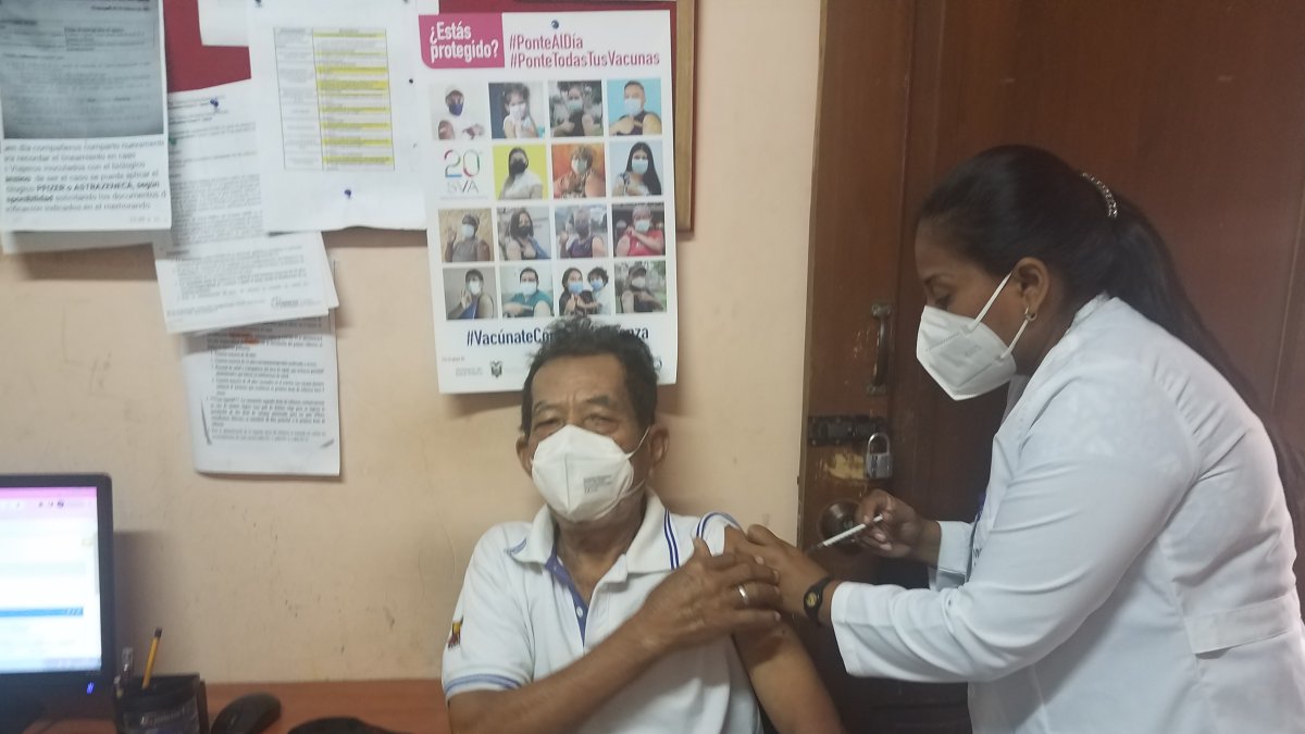 Salud sigue desarrollando la aplicación de dosis de refuerzos contra la covid-19 con la vacuna de AstraZeneca