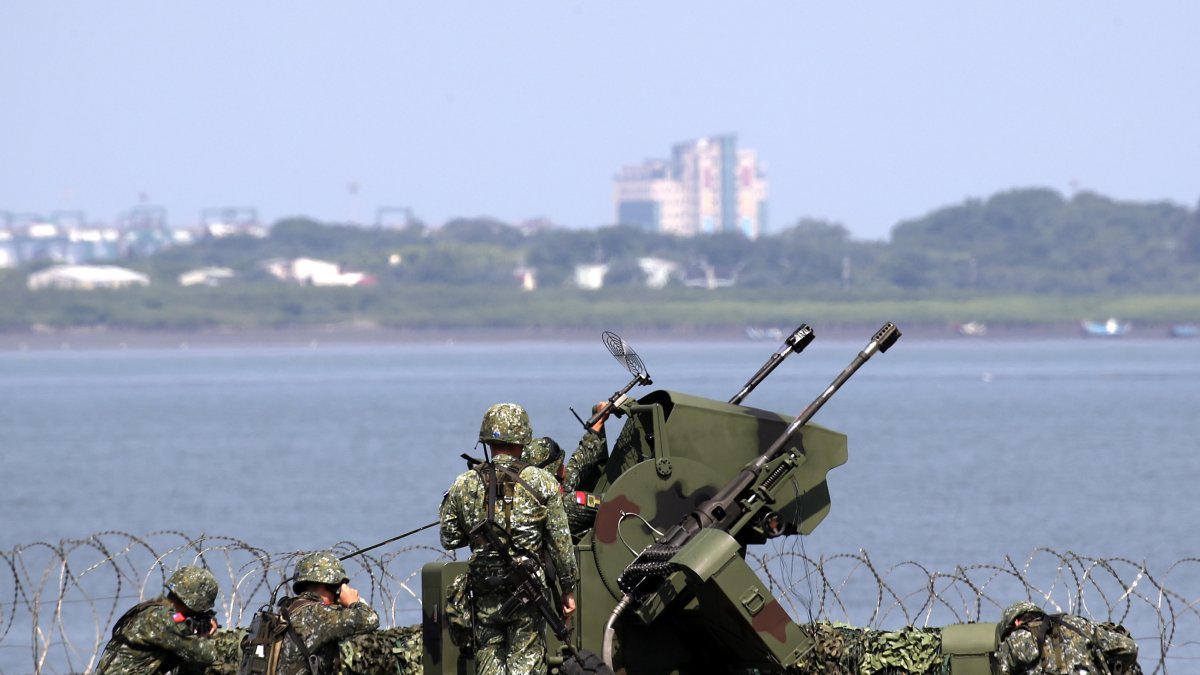 Disposición. Los jóvenes pasarán más tiempo en el cuartel.