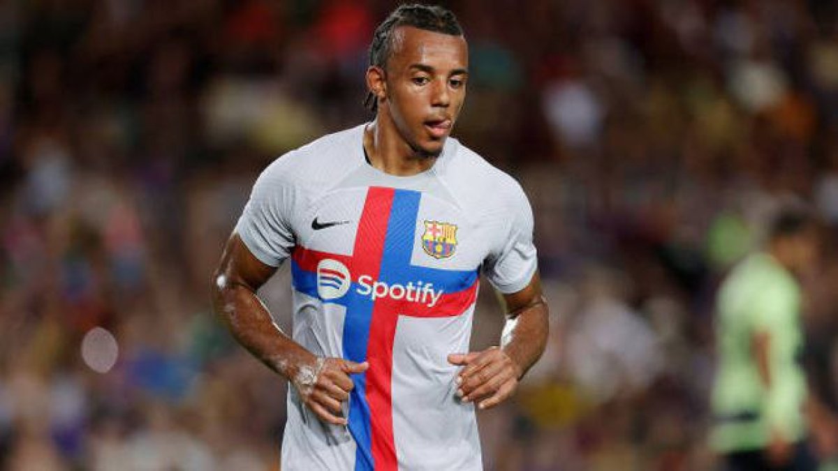 Joules Koundé, defensa del FC. Barcelona, se reintegró a los entrenamientos.