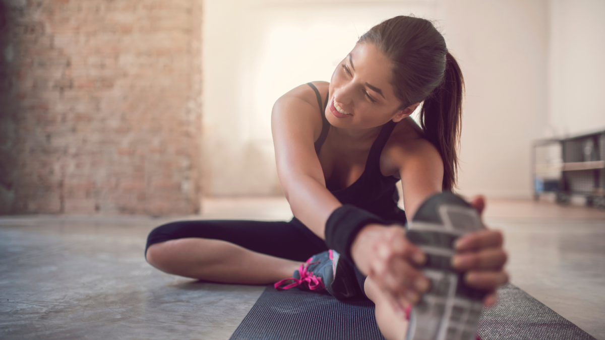 Referencial de persona haciendo estiramiento.