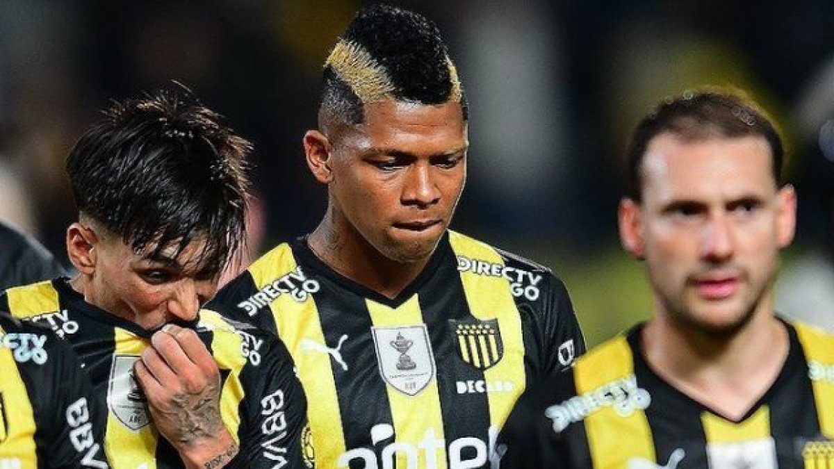 Billy Arce tuvo paso por varios equipos temporadas atrás, entre ellos Peñarol. Su último club fue en Inglaterra.