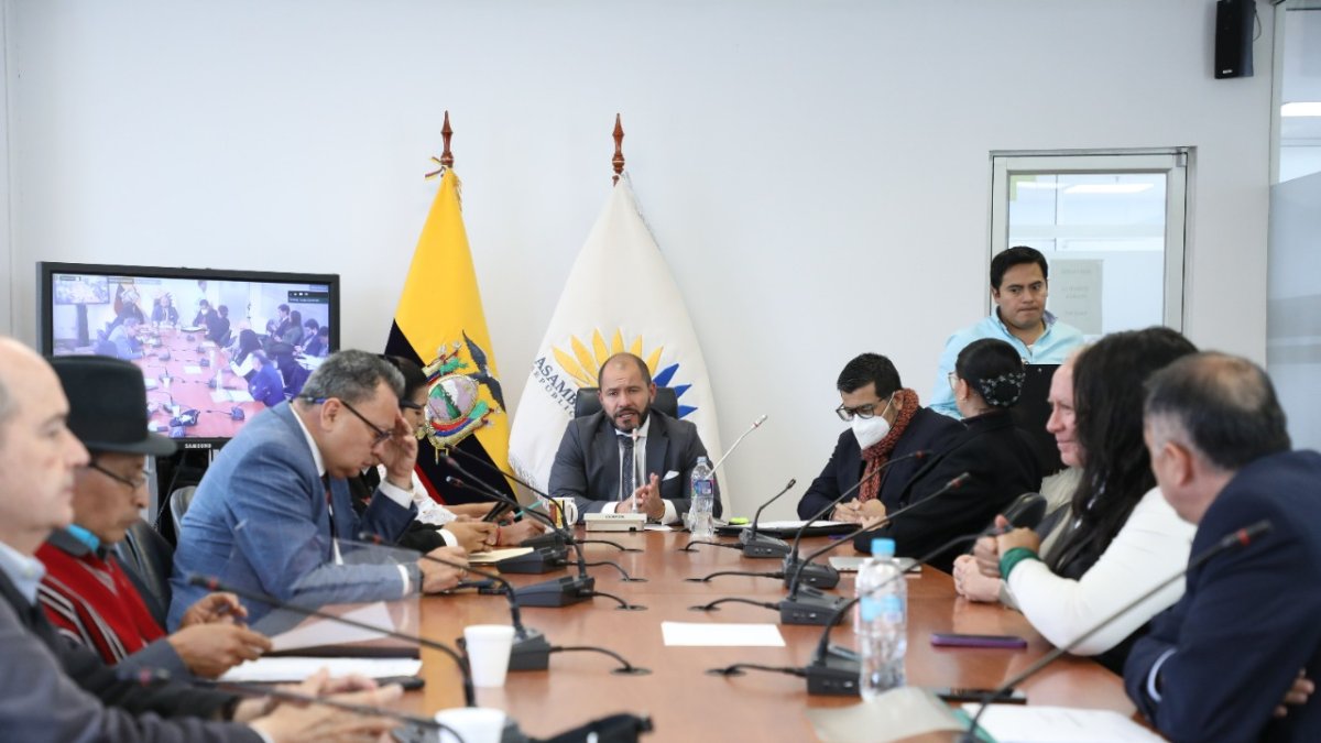 La Comisión de Justicia y Estructura del Estado ha trabajado en la Ley Notarial.