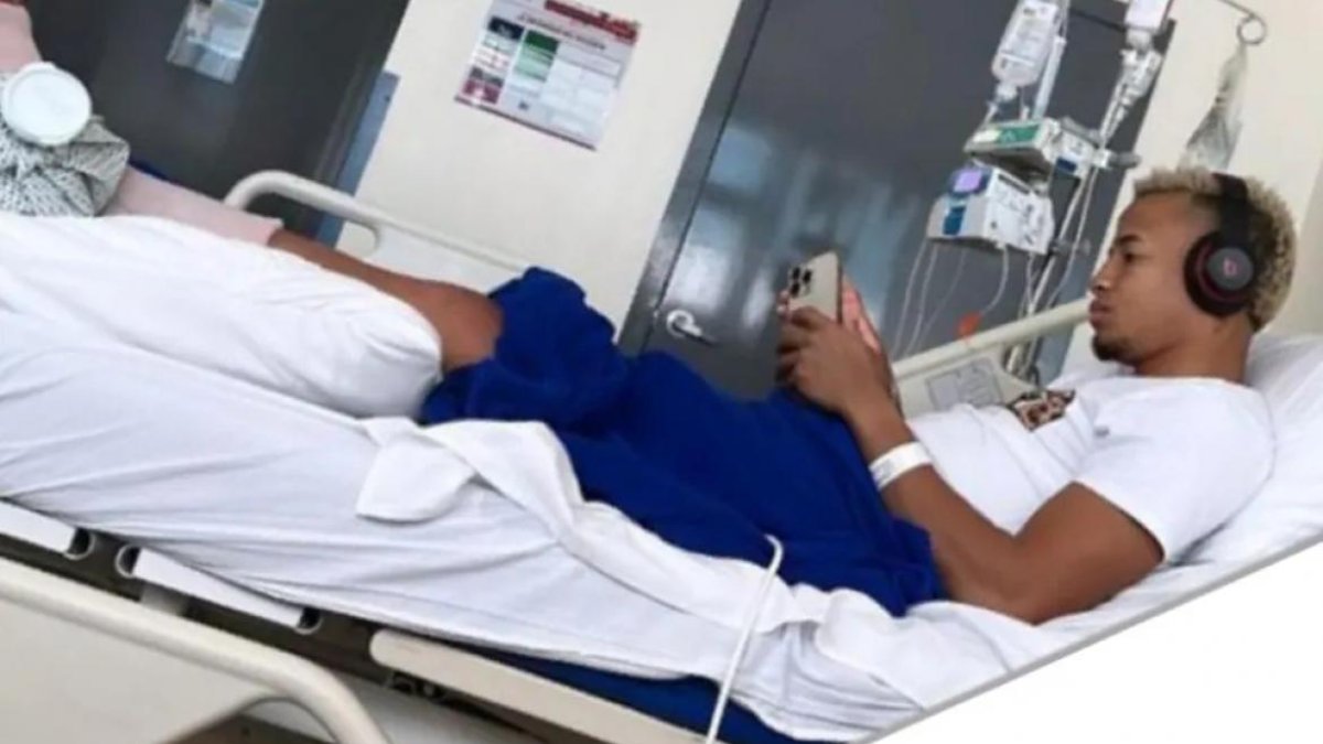 El tricolor Byron Castillo fue operado con éxito de una lesión el tobillo izquierdo. Tendrá dos meses de recuperació