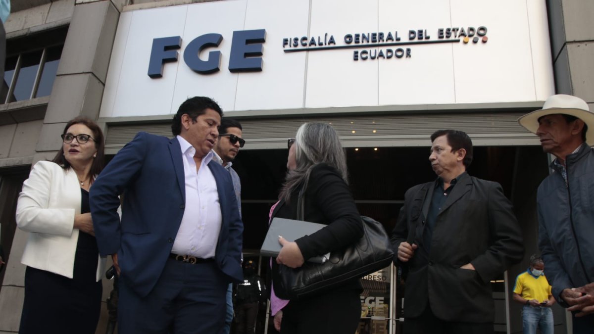 Richard Gómez interpuso una denuncia por incumplimiento de autoridad competente en contra de los vocales del Consejo Directivo del IESS.
