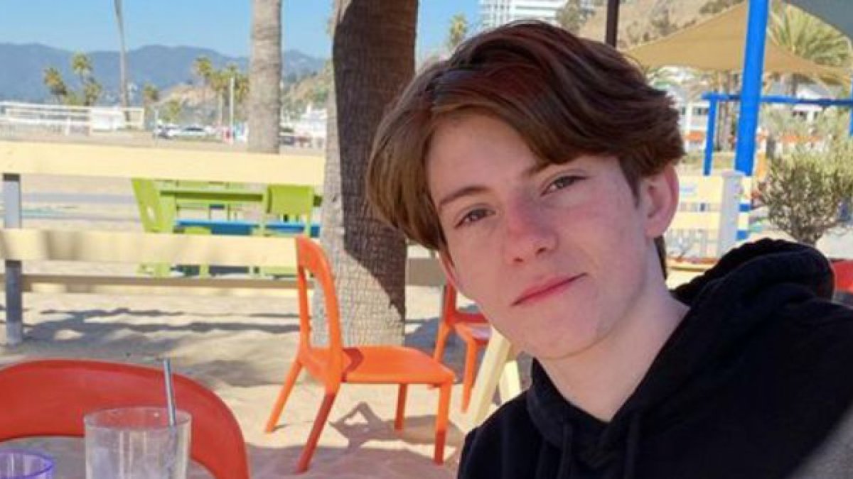 Tyler Sanders le escribió a un amigo, la noche antes de morir, que estaba usando fentanilo.