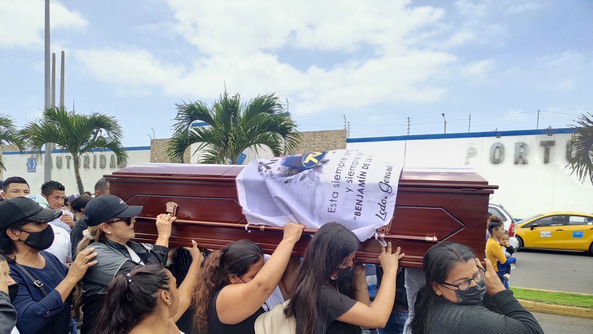 Violencia. Sepelio de Gerardo Delgado, asesinado este año en Manta.