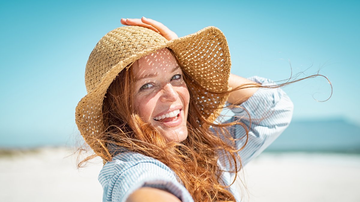 Las pecas se presentan en personas de tez blanca.