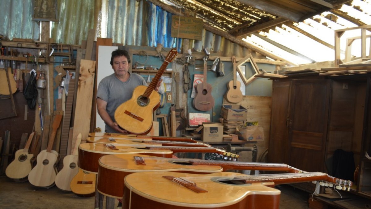 Linaje. Eddy Robayo aprendió el arte desde los 9 años. Sus creaciones tienen fama internacional.