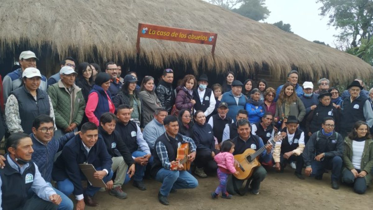 Proyecto. Los comuneros presentan una de sus casas, en donde se comparten sus saberes ancestrales.