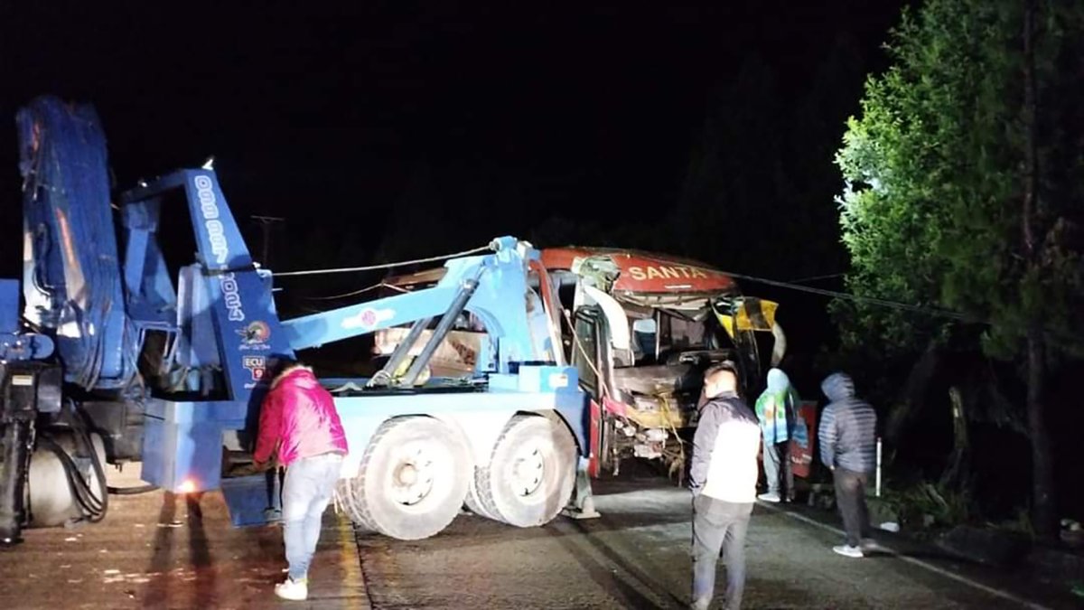 El bus de la Empresa Santa salió desde Loja a las 17:00.