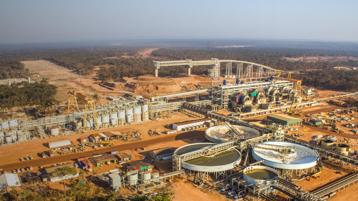 Empresa.- Una de los trabajos en el sector de la minería de la compañía First Quantum Minerals.