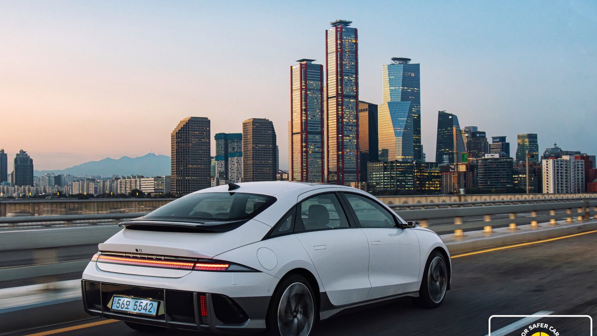 Carro.- El Hyundai Ionip 6  es premiado por su seguridad.