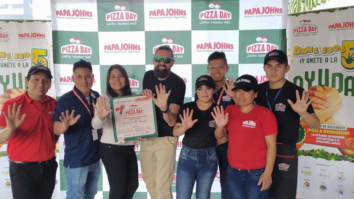 Campaña.- Papa Johns promovió una campaña de solidaridad, para 10 fundaciones.