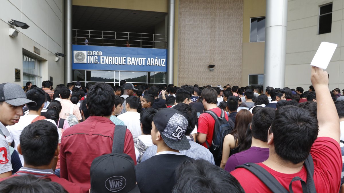 EXAMENES DE ADMISIÓN PARA ESTUDIANTES QUE DESEAN INGRESAR A LA ESPOL / JIMMY NEGRETE / GUAYAQUIL-ECUADOR.