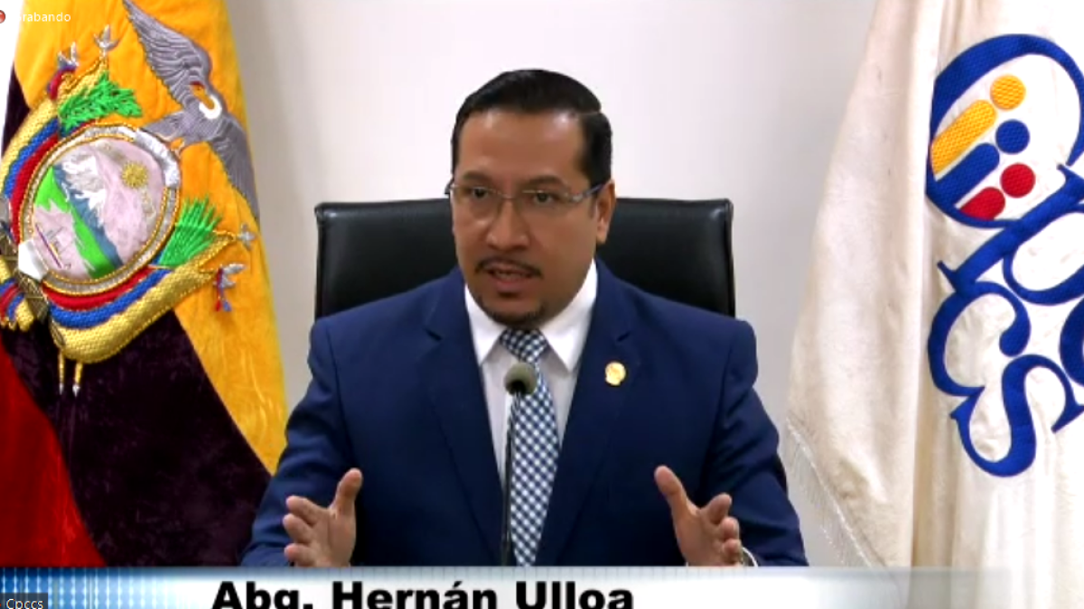Hernán Ulloa, presidente del CPCCS, en rueda de prensa este martes 3 de enero del 2023.