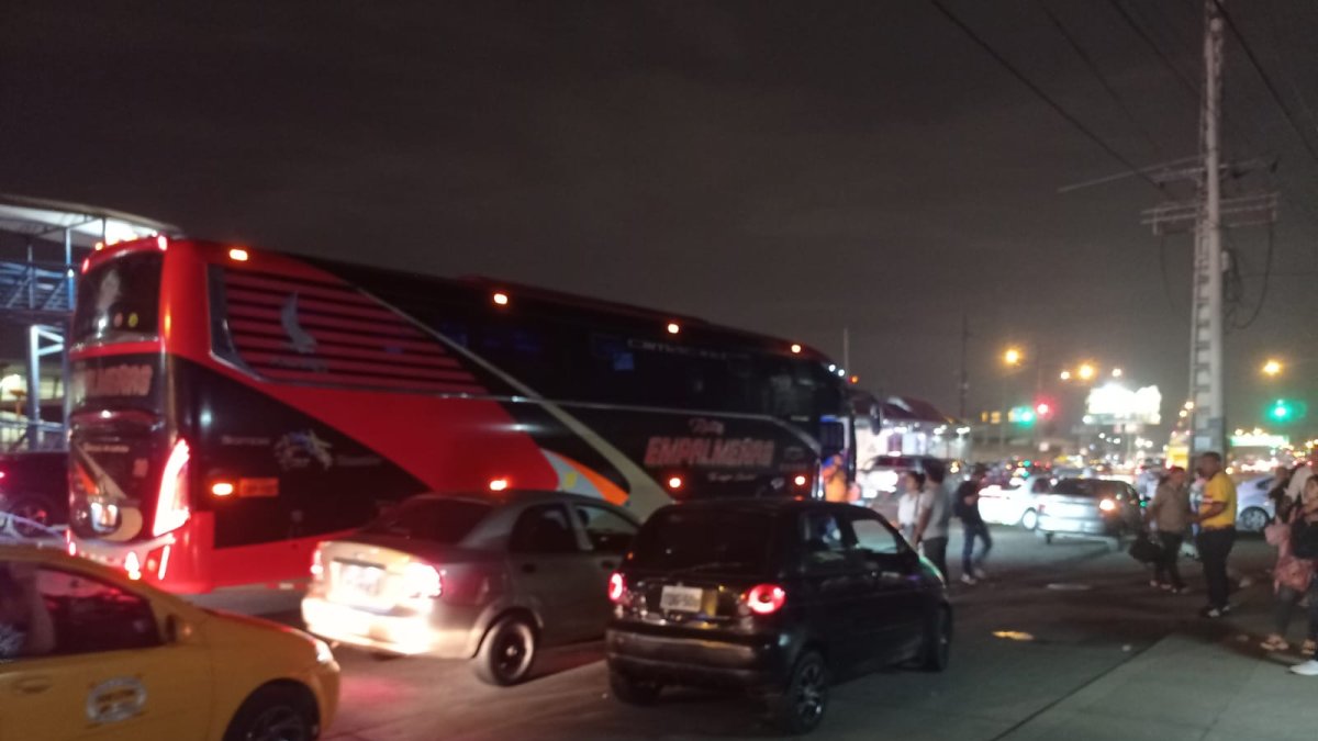 Hecho. En la vía a Daule, frente a la terminal, fueron dejados a usuarios.