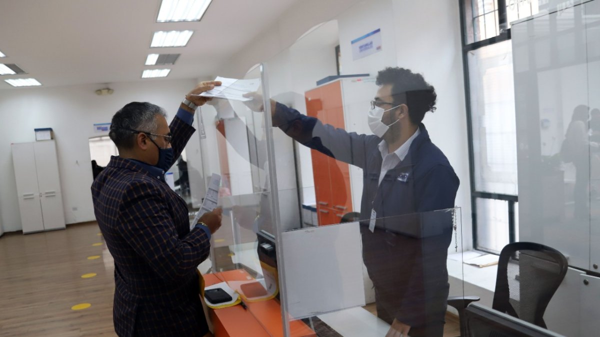 Ventanilla. Las consultas son los únicos trámites que se hacen aquí.