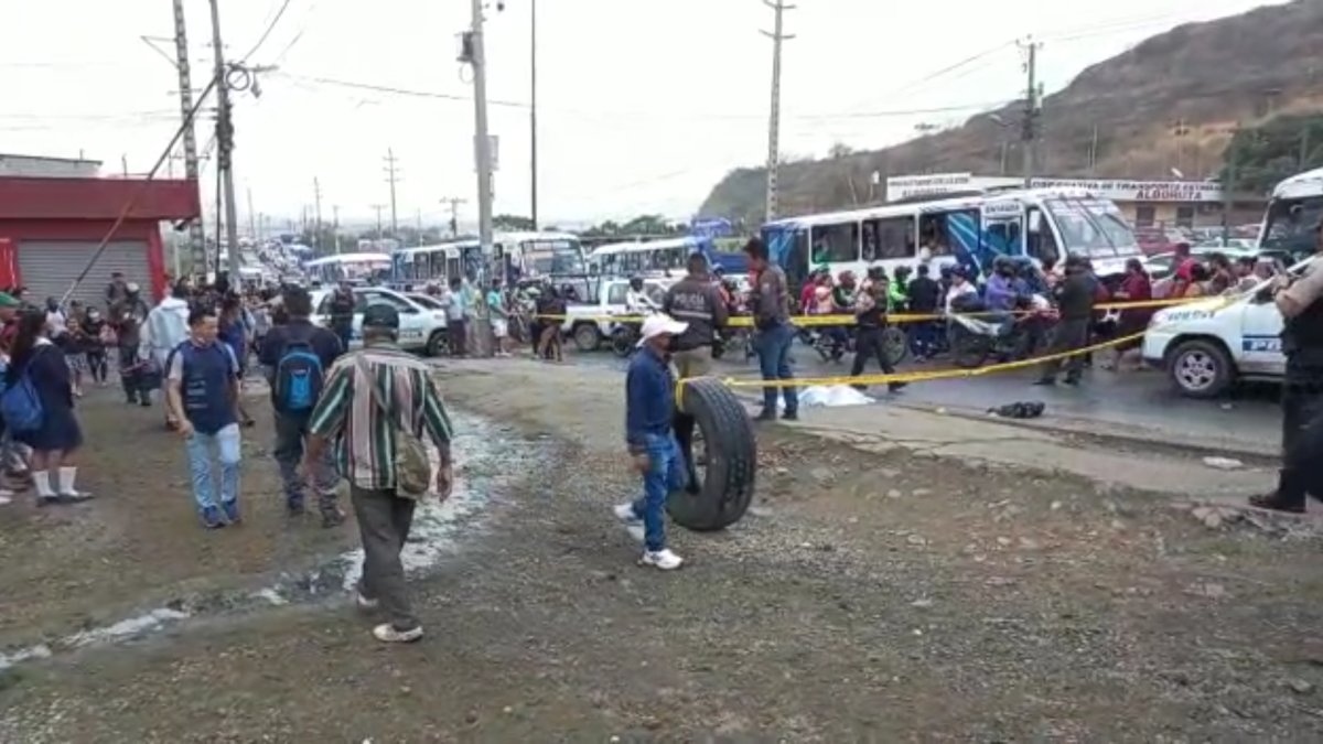 El hecho ocurrió en el carril norte - sur de la avenida Casuarina.