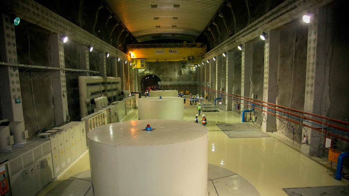 Hidroeléctrica Paute - Sopladora. La generación de energía tiene problemas por falta de lluvias.