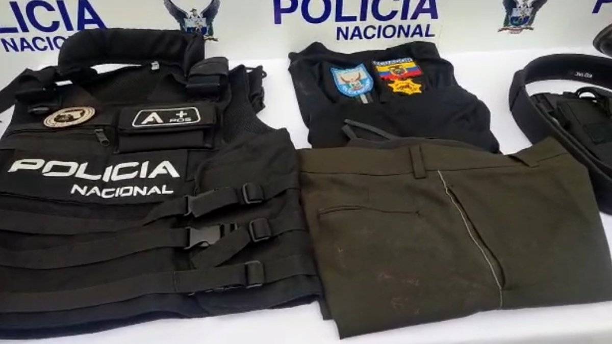 Parte de la vestimenta que llevaba el detenido.