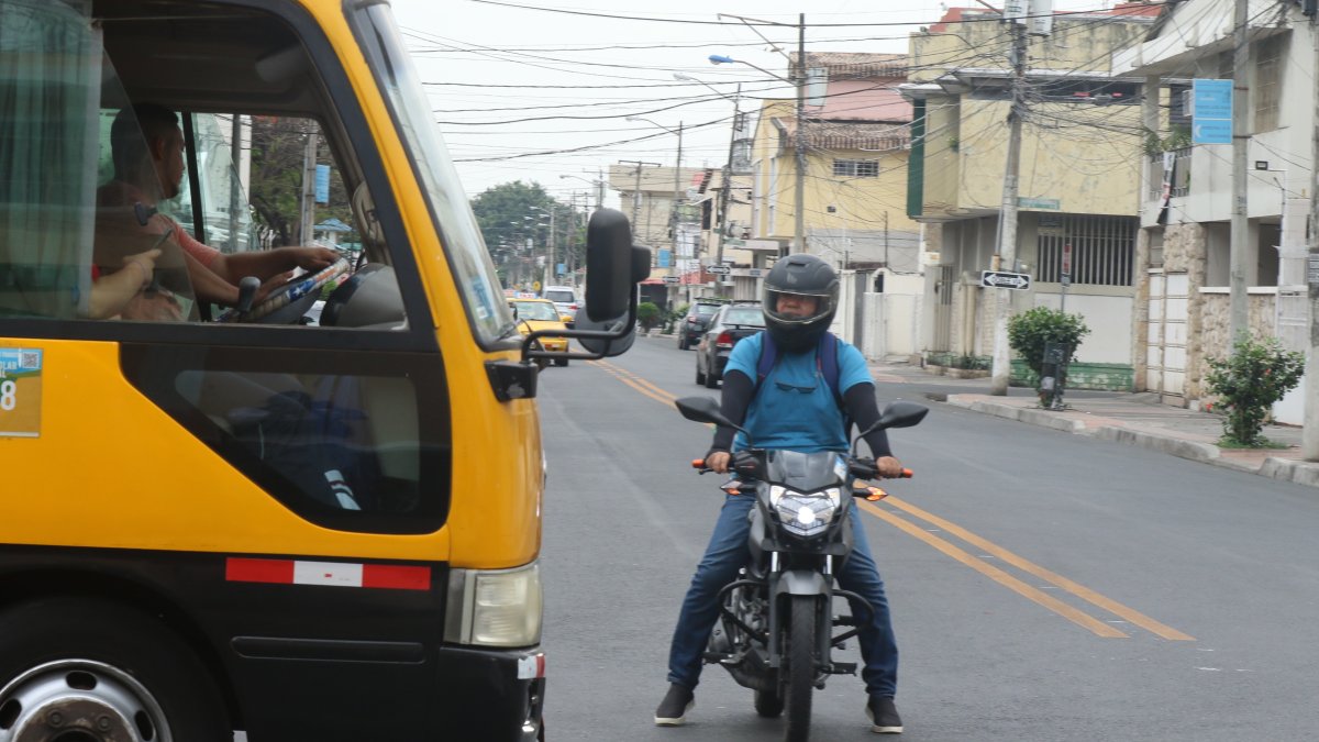 Falta de semáforo.En varias zonas del barrio del Seguro piden semáforos.