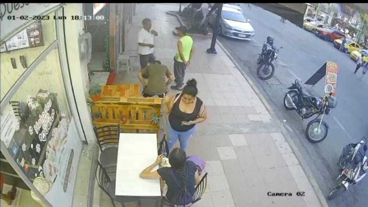 Huaquillas. El video que registra el primer acercamiento de la sospechosa.