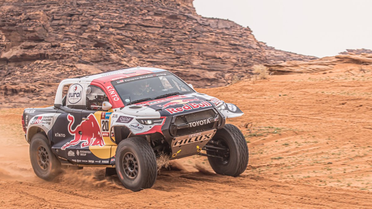 Nasser Al-Attiyah es conocido por sus actuaciones en el tradicional Rally Dakar.